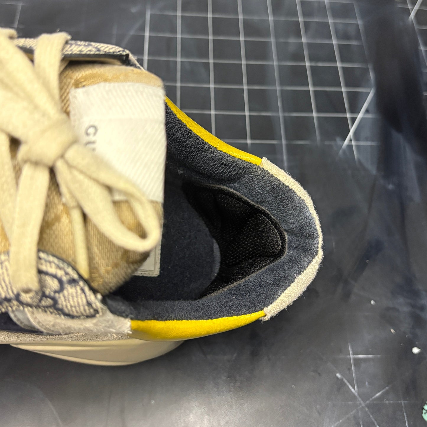 SNEAKER CLEANING