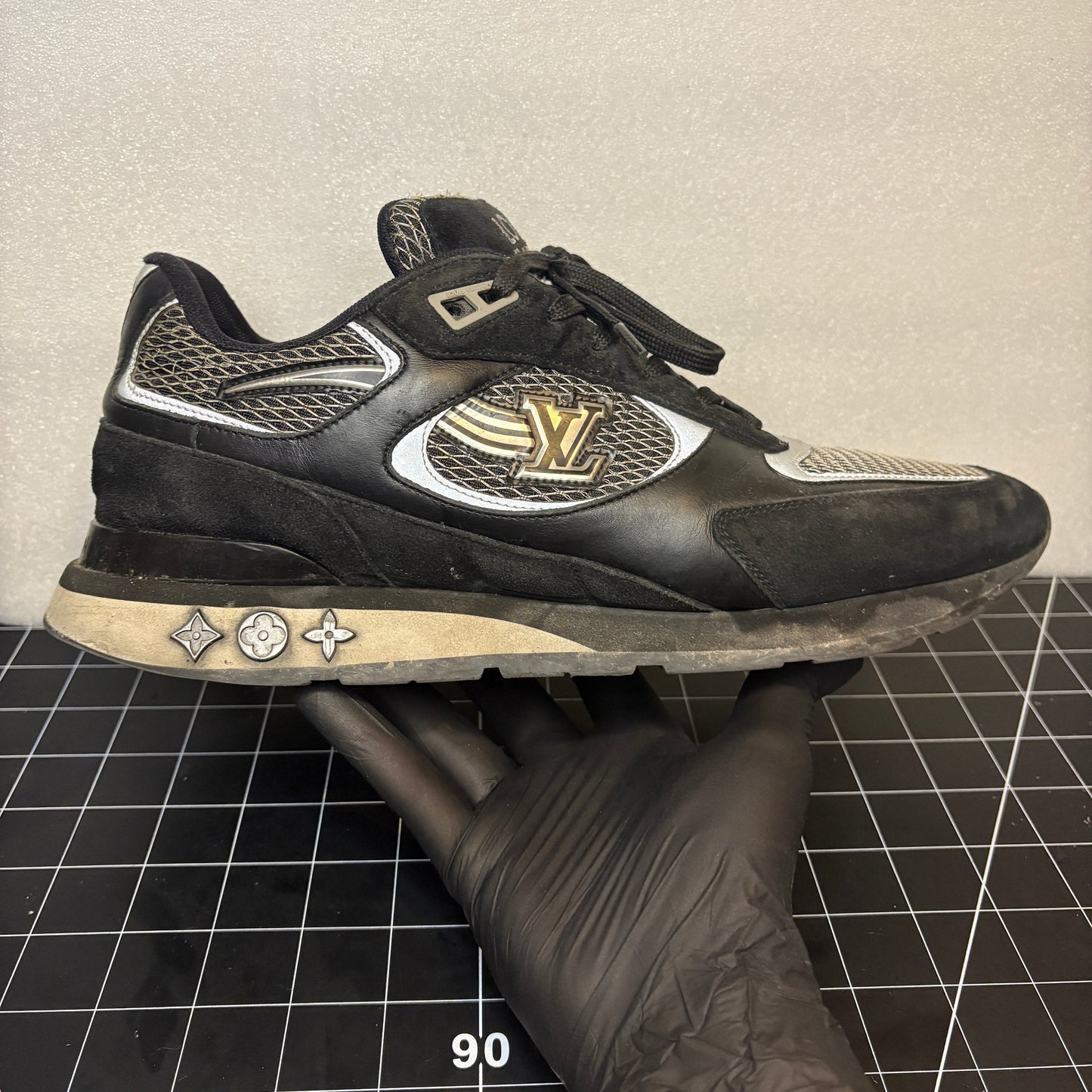 SNEAKER CLEANING