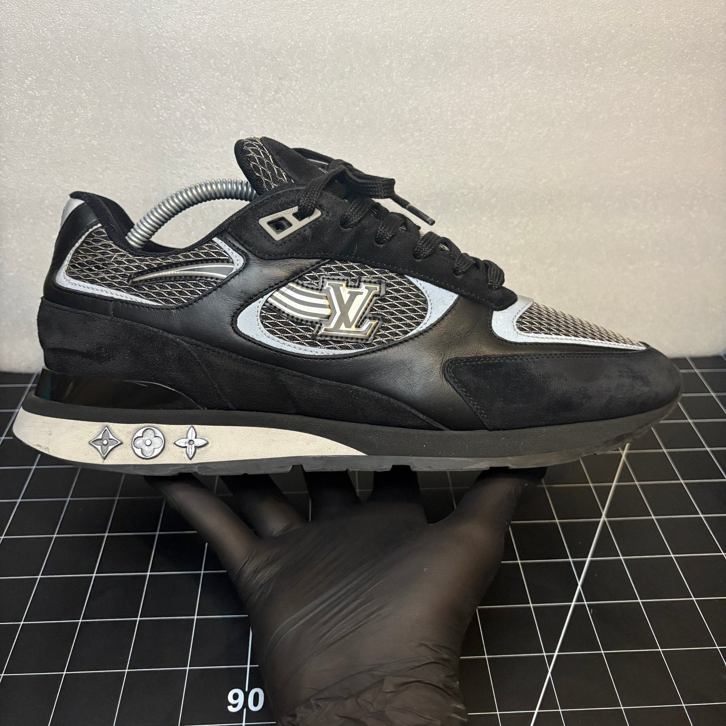 SNEAKER CLEANING